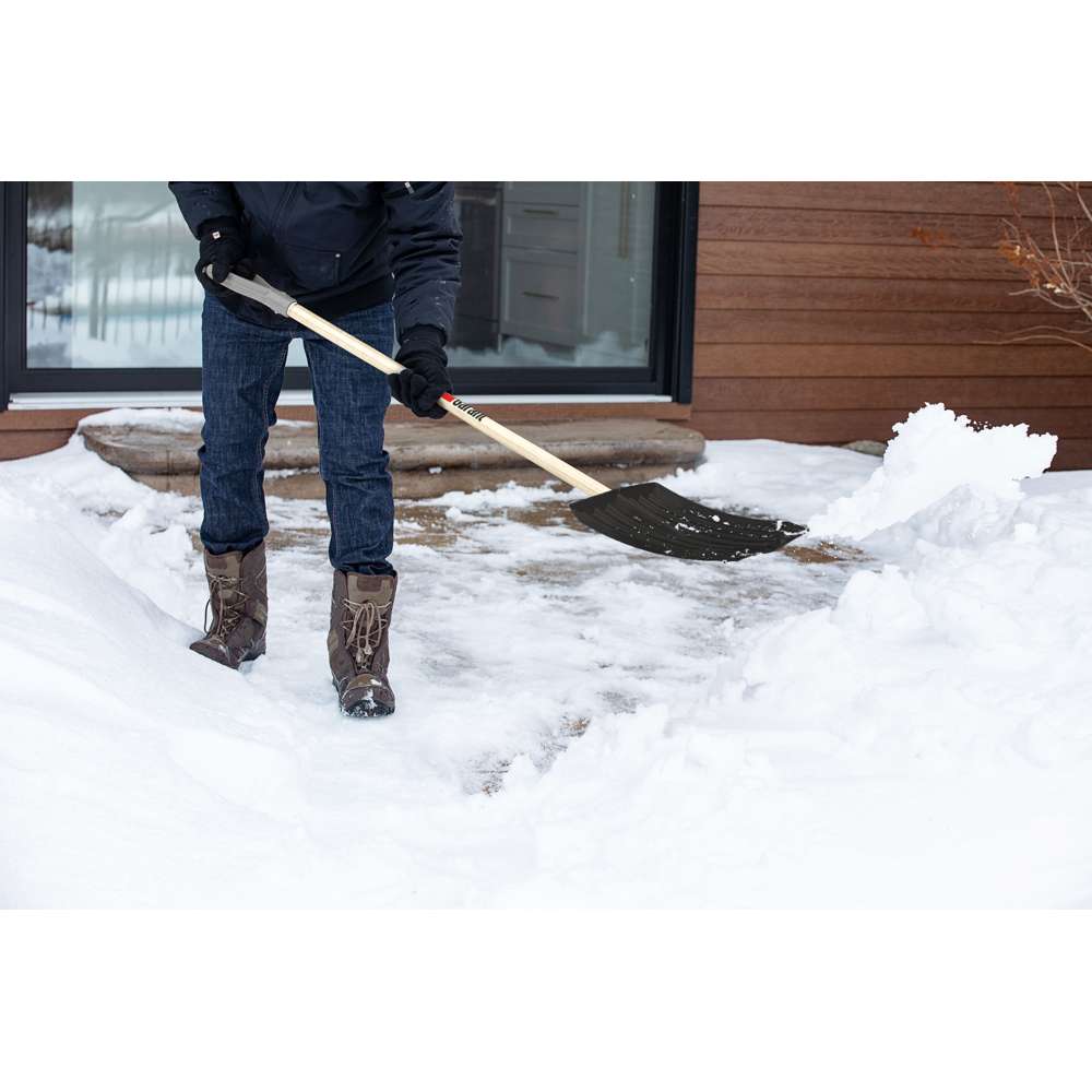 Snow shovel, 18" poly blade