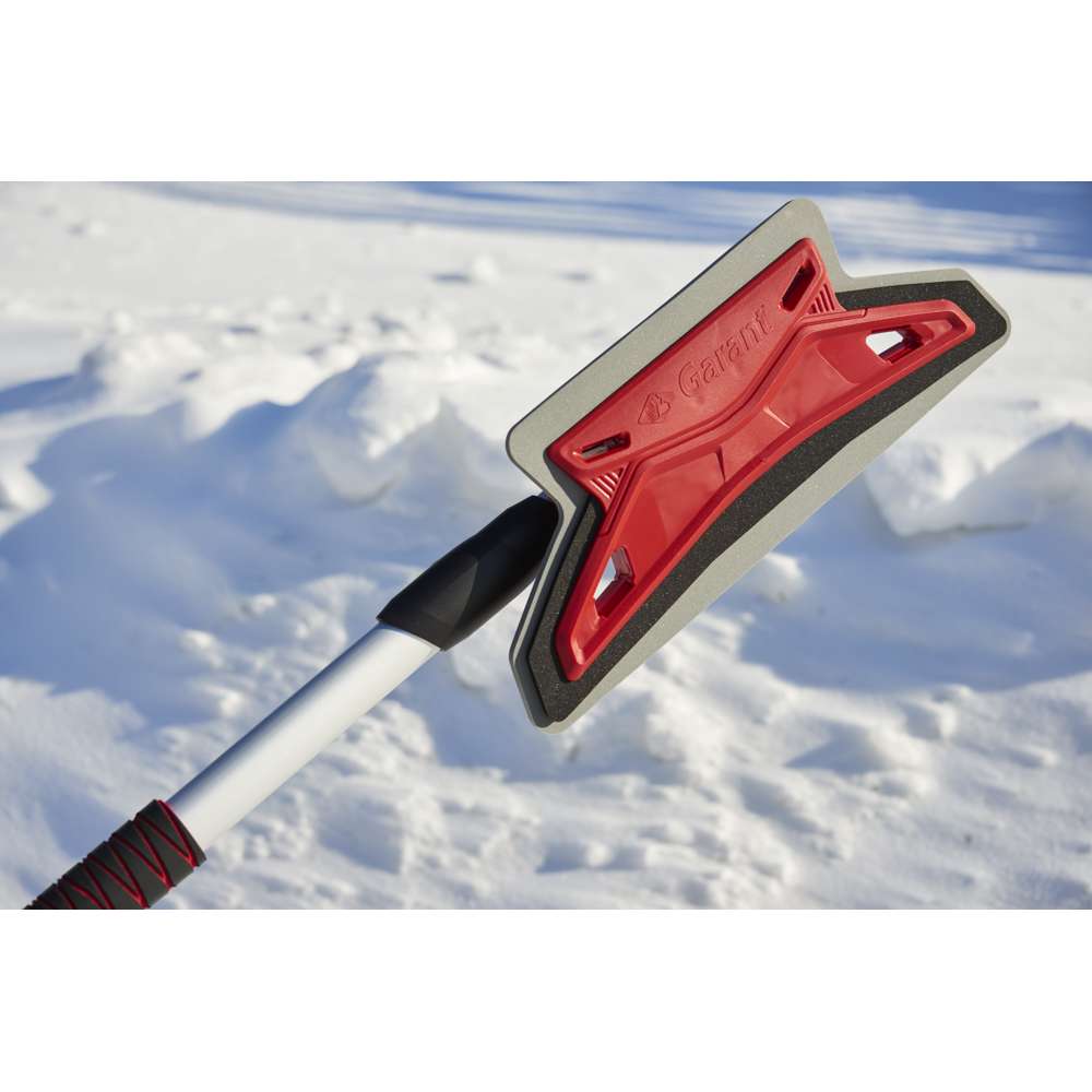 Scratch-free 52'' snow brush