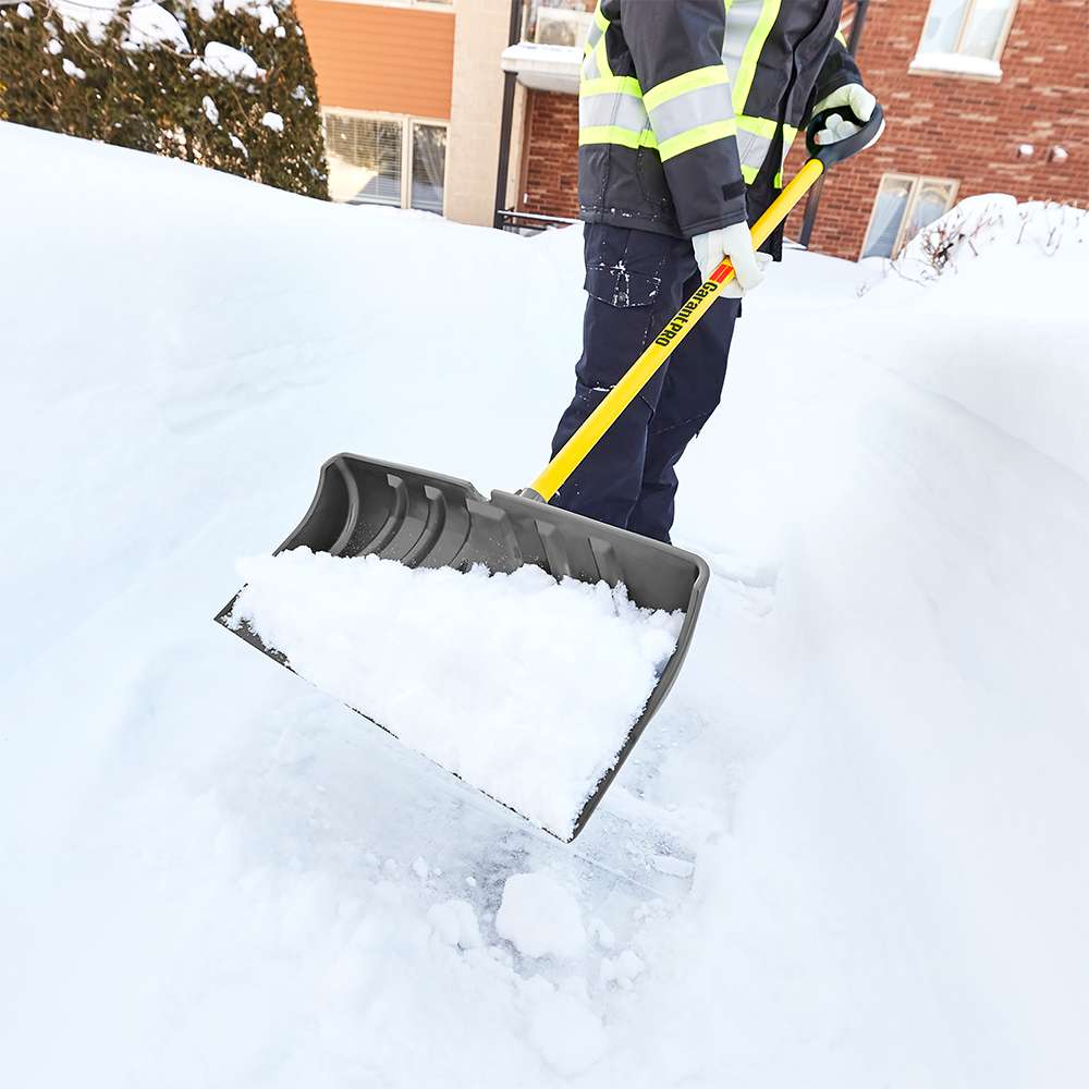 Snow pusher, fiberglass handle, 24" poly blade